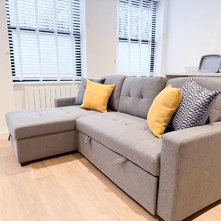 Spacious Modern 1 Bed Apartments In St Neots - Perfect For Contractors & Professionals - Free Parking - Wifi - Fully Equipped Kitchen - Smart Tv Ideal For Work Stays And Long Projects Εξωτερικό φωτογραφία