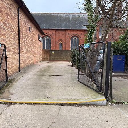 Spacious Modern 1 Bed Apartments In St Neots - Perfect For Contractors & Professionals - Free Parking - Wifi - Fully Equipped Kitchen - Smart Tv Ideal For Work Stays And Long Projects Εξωτερικό φωτογραφία