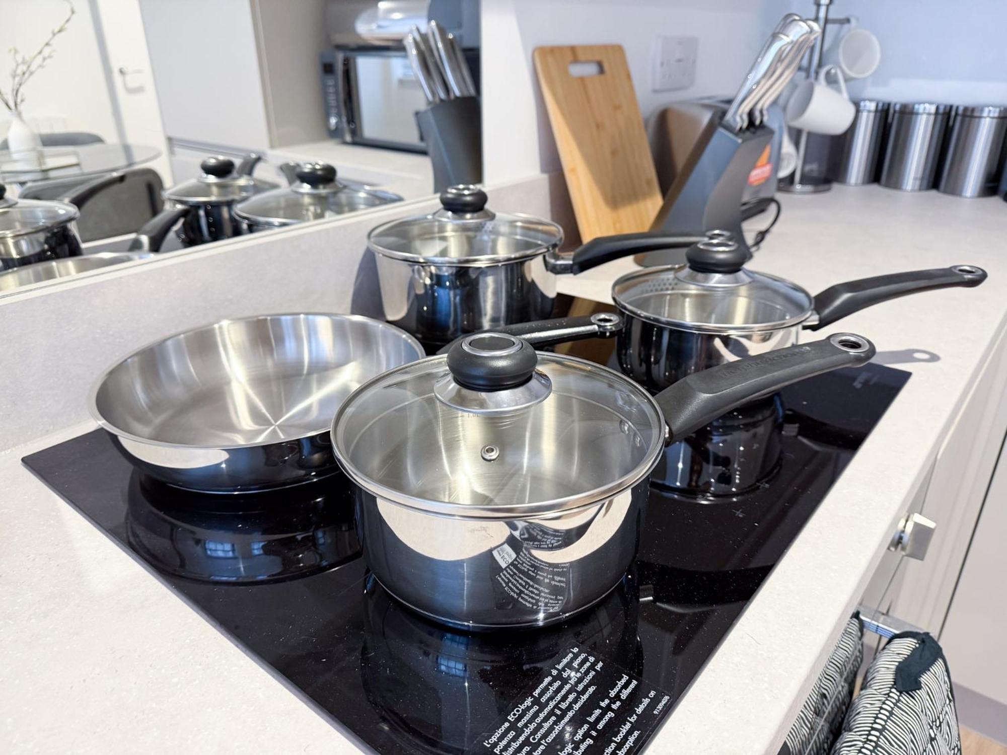 Spacious Modern 1 Bed Apartments In St Neots - Perfect For Contractors & Professionals - Free Parking - Wifi - Fully Equipped Kitchen - Smart Tv Ideal For Work Stays And Long Projects Εξωτερικό φωτογραφία