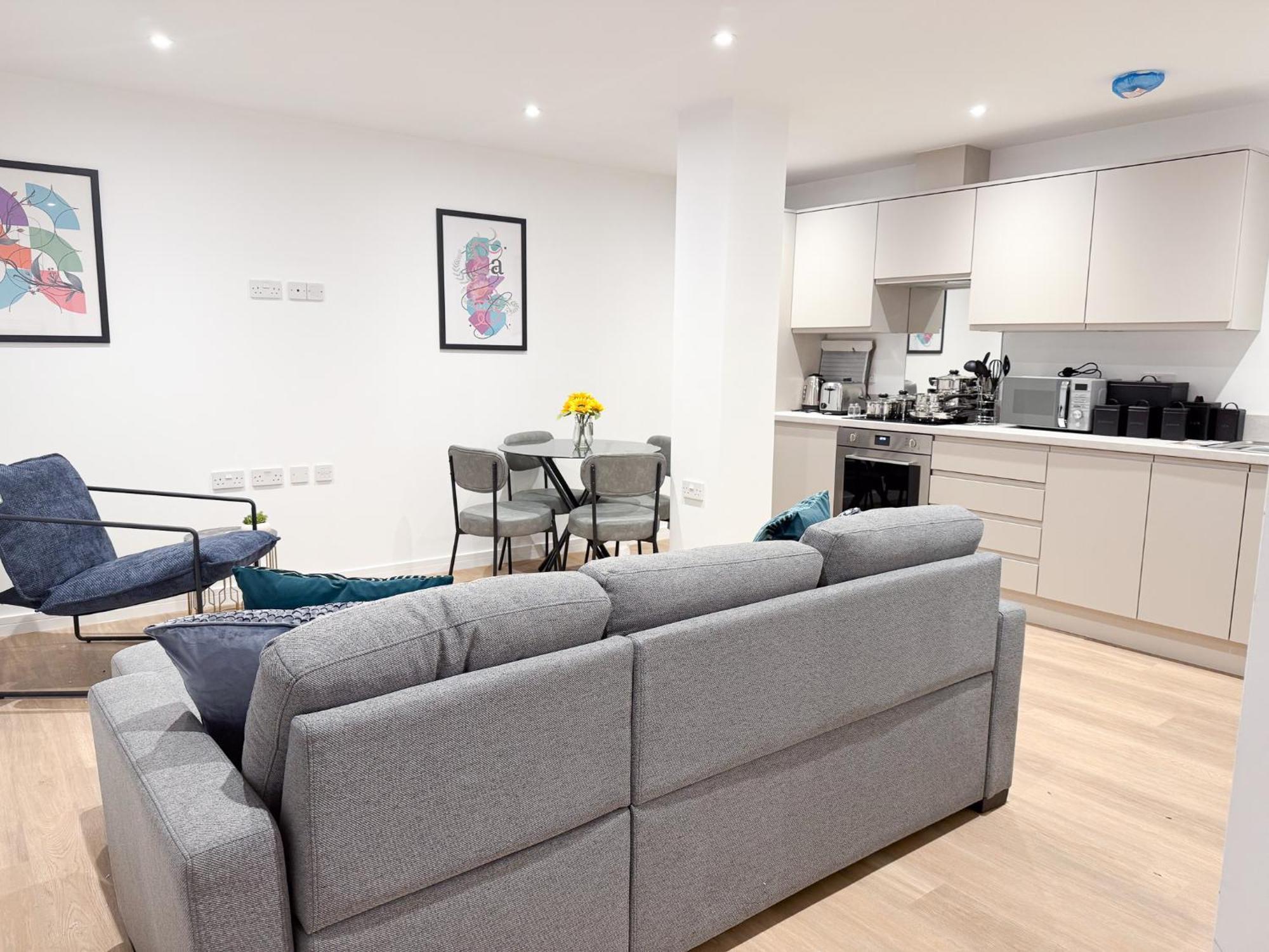 Spacious Modern 1 Bed Apartments In St Neots - Perfect For Contractors & Professionals - Free Parking - Wifi - Fully Equipped Kitchen - Smart Tv Ideal For Work Stays And Long Projects Εξωτερικό φωτογραφία
