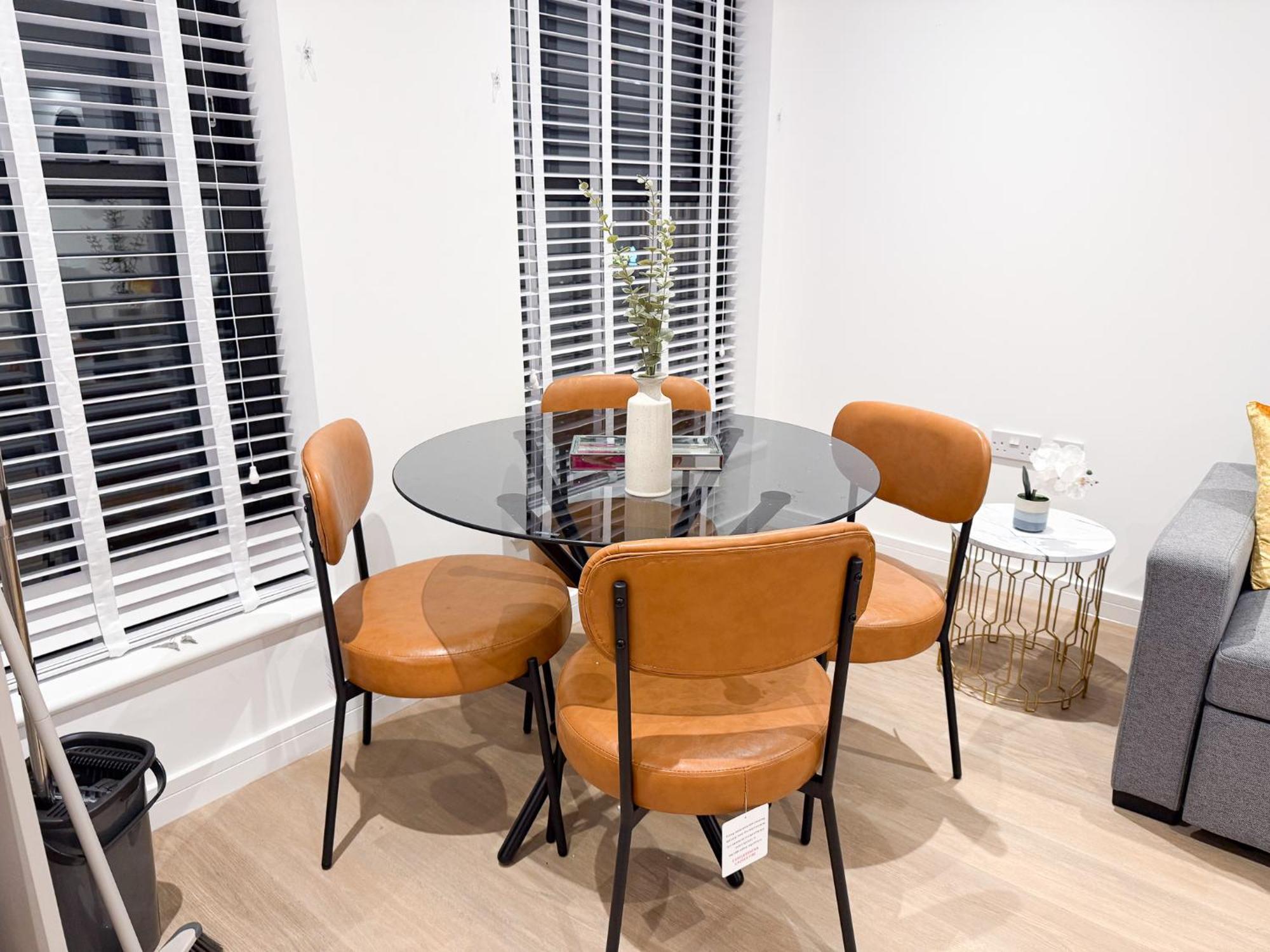 Spacious Modern 1 Bed Apartments In St Neots - Perfect For Contractors & Professionals - Free Parking - Wifi - Fully Equipped Kitchen - Smart Tv Ideal For Work Stays And Long Projects Εξωτερικό φωτογραφία