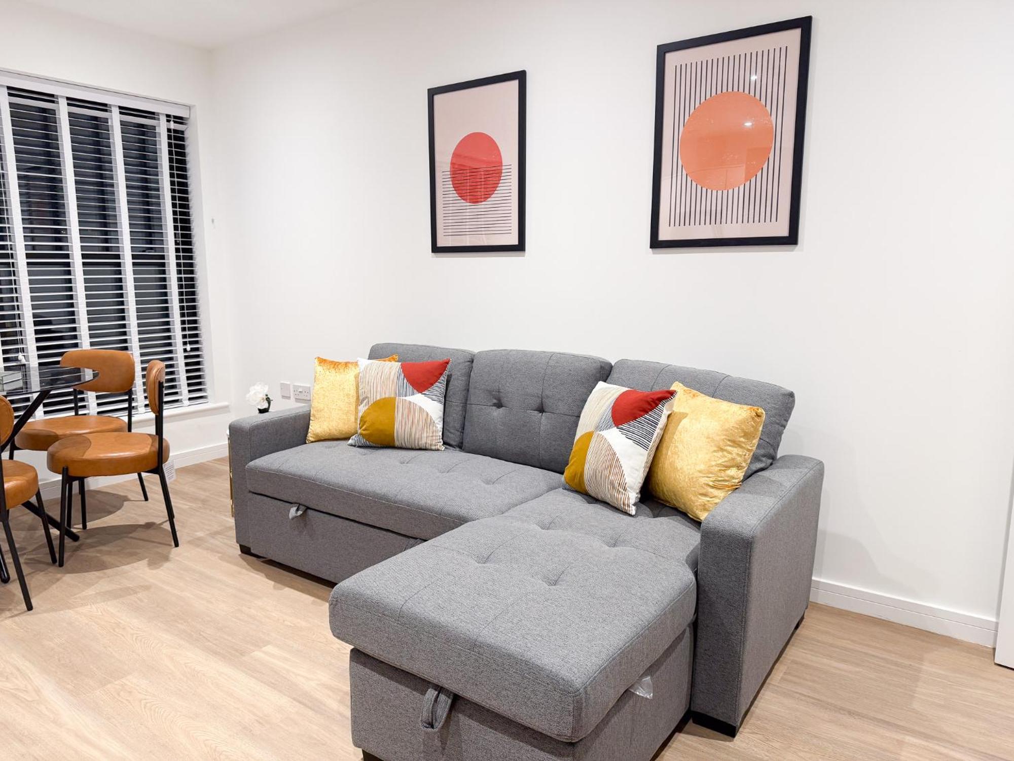 Spacious Modern 1 Bed Apartments In St Neots - Perfect For Contractors & Professionals - Free Parking - Wifi - Fully Equipped Kitchen - Smart Tv Ideal For Work Stays And Long Projects Εξωτερικό φωτογραφία