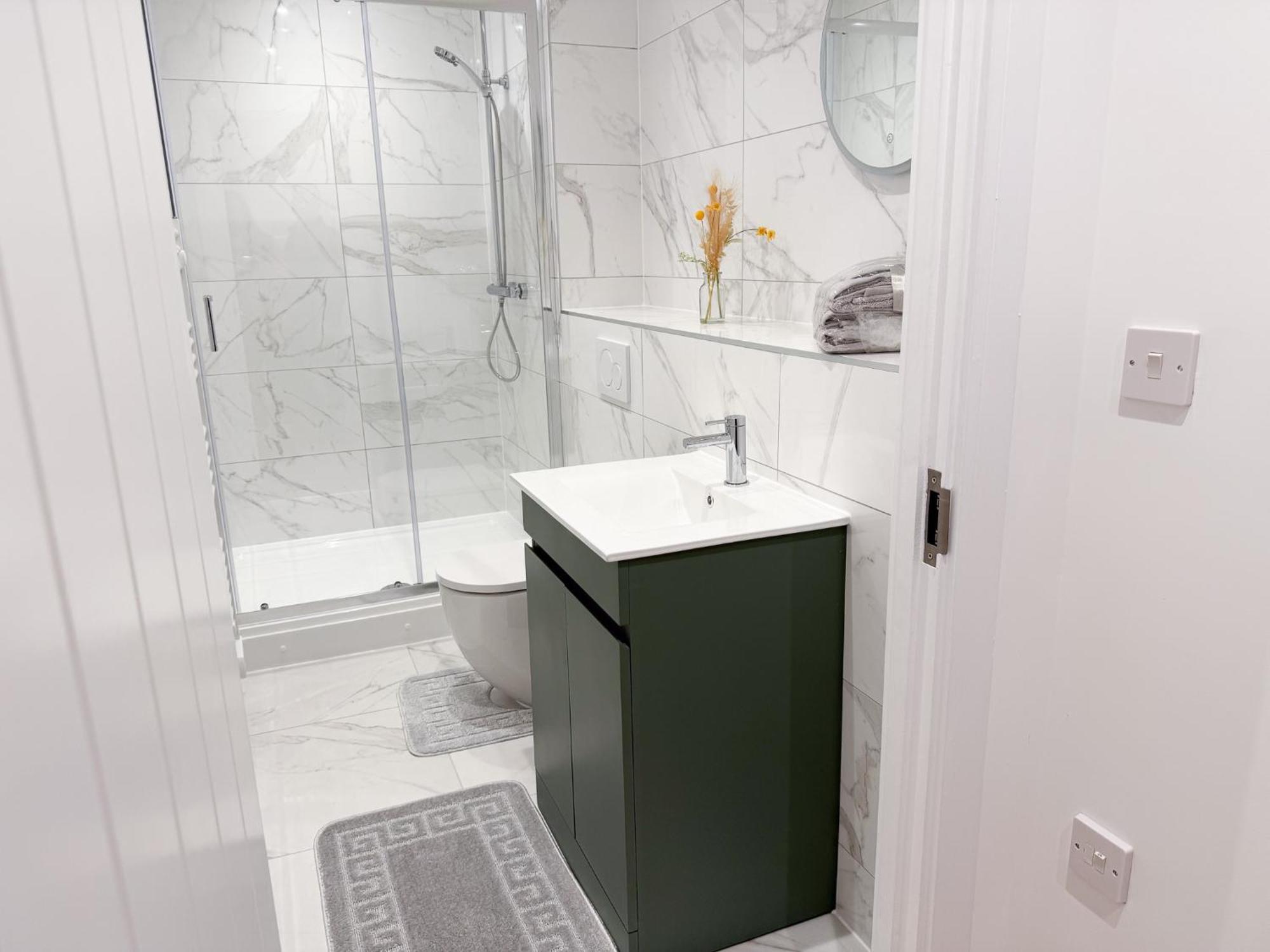 Spacious Modern 1 Bed Apartments In St Neots - Perfect For Contractors & Professionals - Free Parking - Wifi - Fully Equipped Kitchen - Smart Tv Ideal For Work Stays And Long Projects Εξωτερικό φωτογραφία