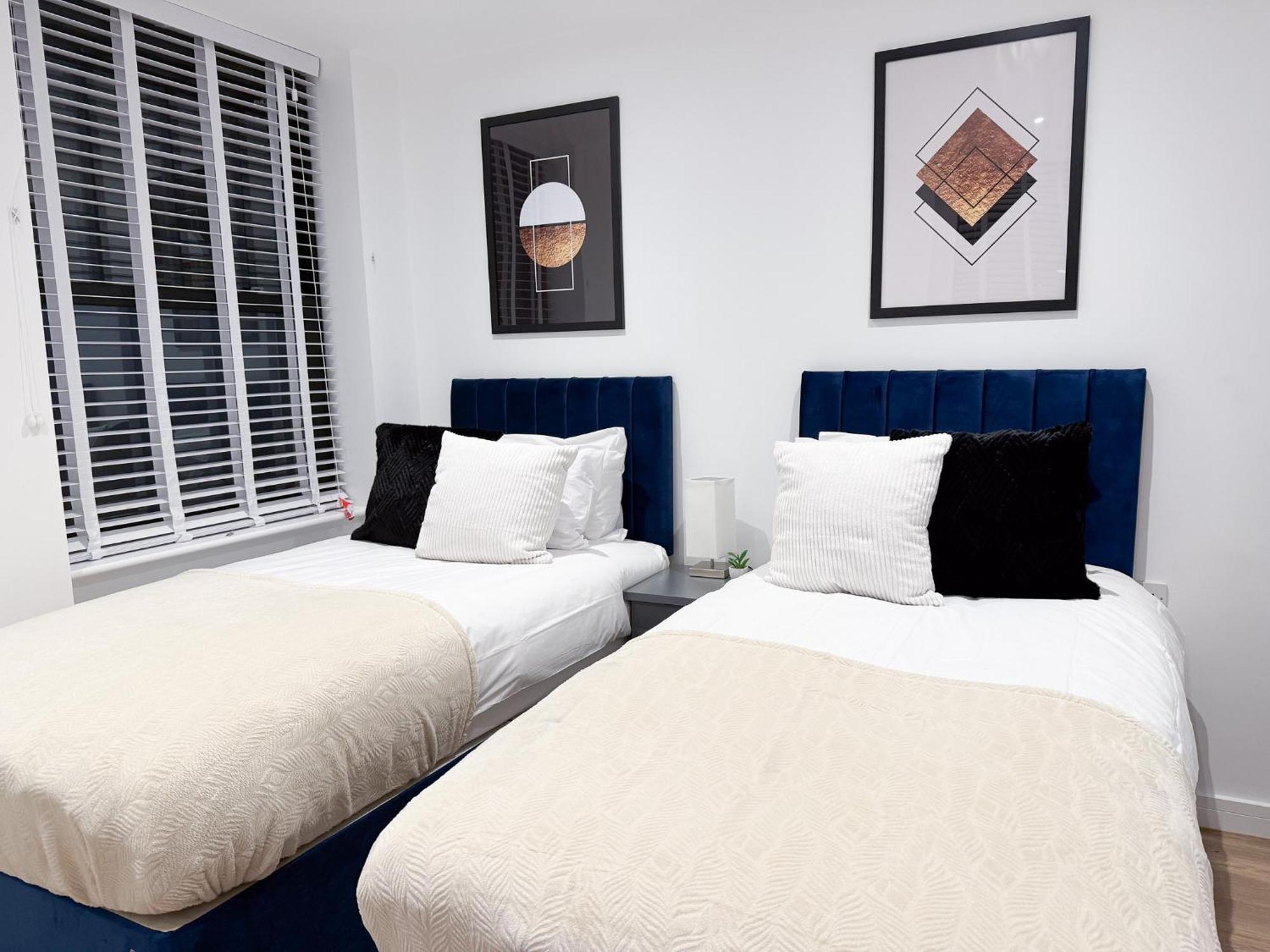 Spacious Modern 1 Bed Apartments In St Neots - Perfect For Contractors & Professionals - Free Parking - Wifi - Fully Equipped Kitchen - Smart Tv Ideal For Work Stays And Long Projects Εξωτερικό φωτογραφία